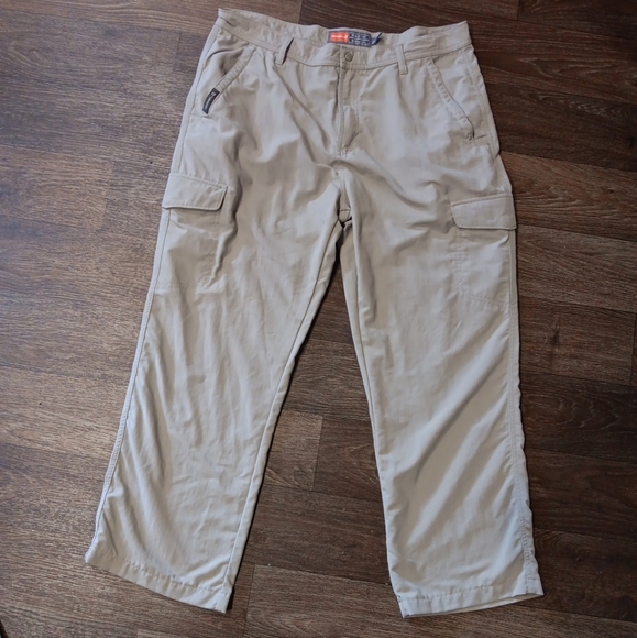 Merrell Tan Cargo Pants Relaxed Fit Size 36 Semi New - Picture 2 of 6